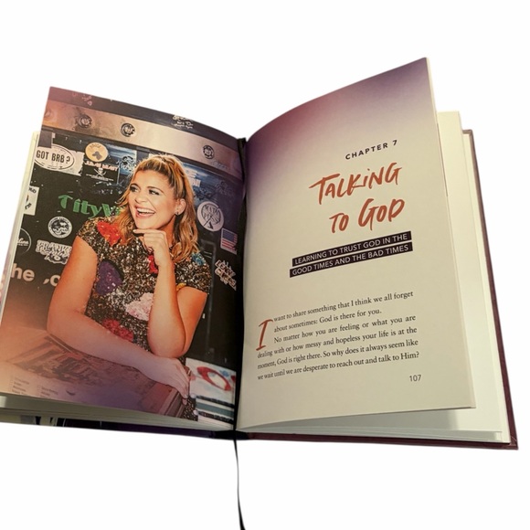 Lauren Alaina Book - Getting Good at Being You - Picture 4 of 6